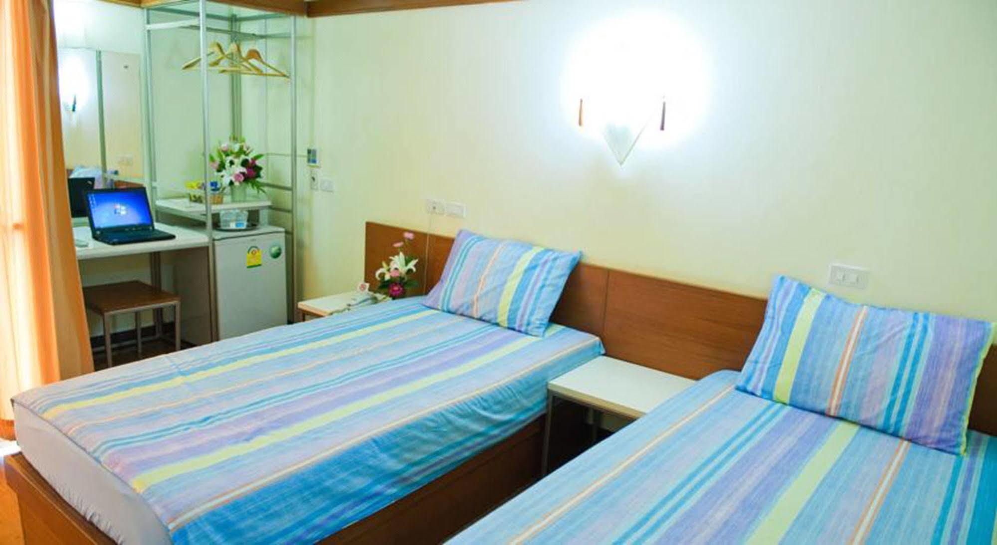 Mad Monkey Hostel Bangkok Dış mekan fotoğraf
